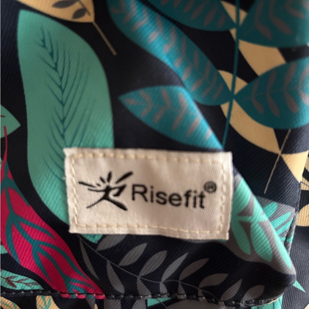 Risefit Chic Leaf Pattern Women's Backpack - image 2